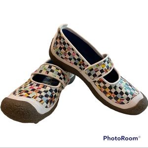 Keen Harvest Mary Janes size 9